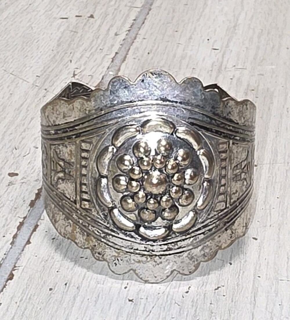 Vtg Native American Silver Tone Cuff Bracelet Large Detailed Elegant See Pics